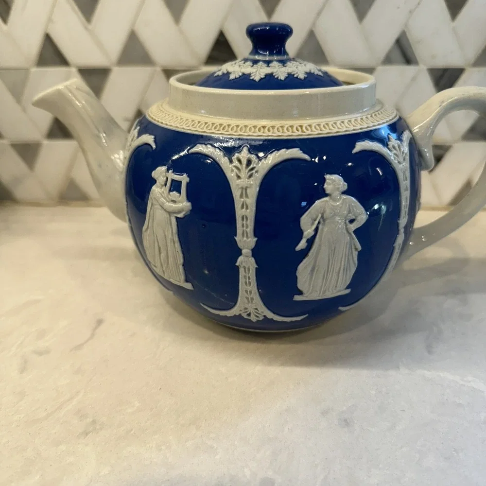 Antique Jasperware Teapot, Blue 4 cup, Dudson Hanley - Picture 3 of 12